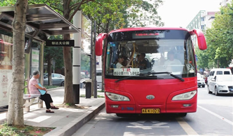 �������ᳫ��ɫ����